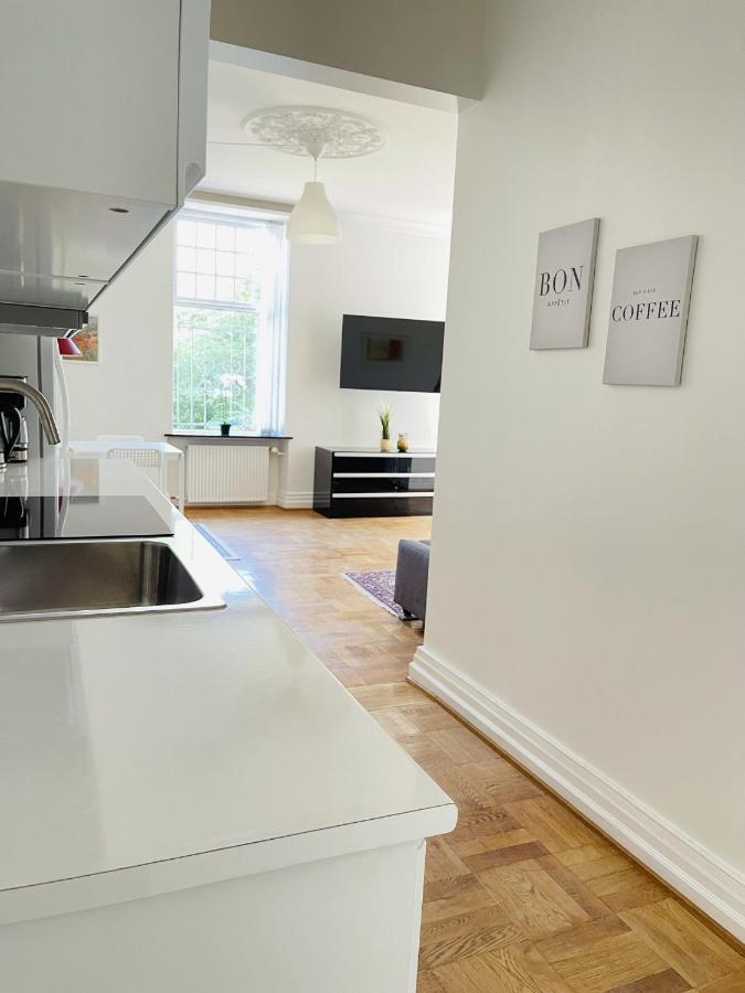 Aday - Mansion - Open Bright With Garden Apartment Aalborg